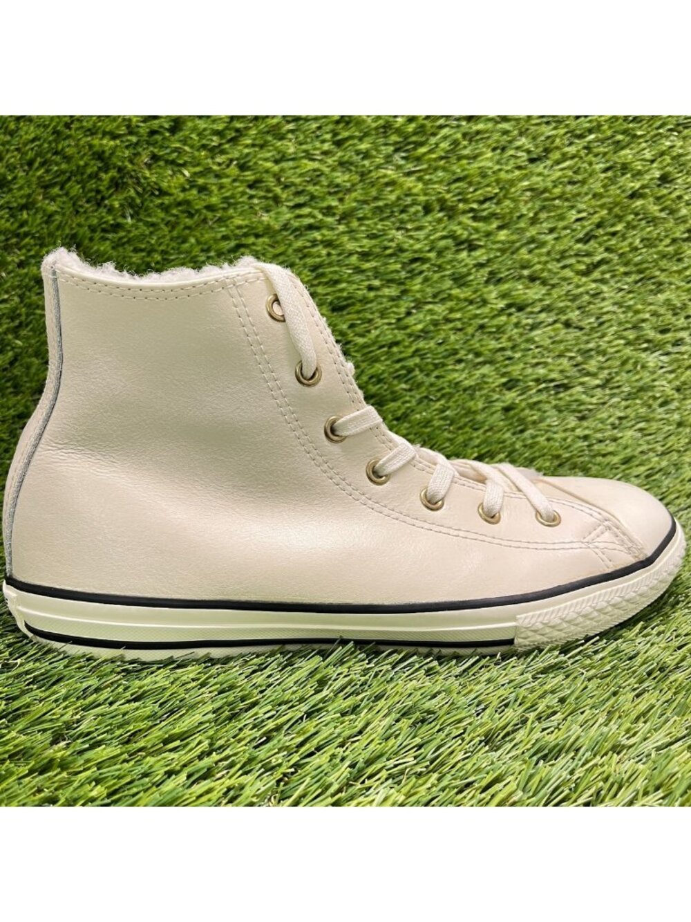 Converse Chuck Taylor All Star Winter Boys Size 6Y Ivory Athletic Shoes Sneakers